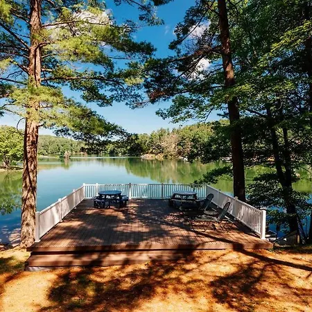 Cabin On Beautiful Arbutus Lake Near Traverse City Exterior photo