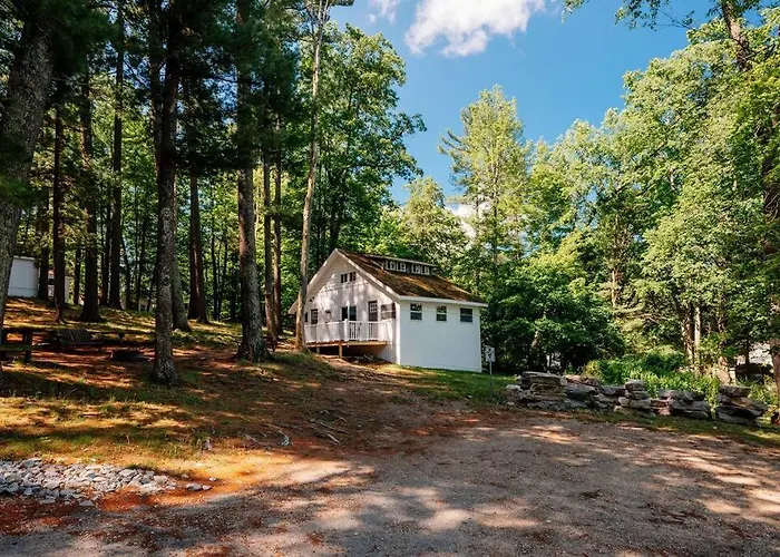 Cabin On Beautiful Arbutus Lake Near Traverse City